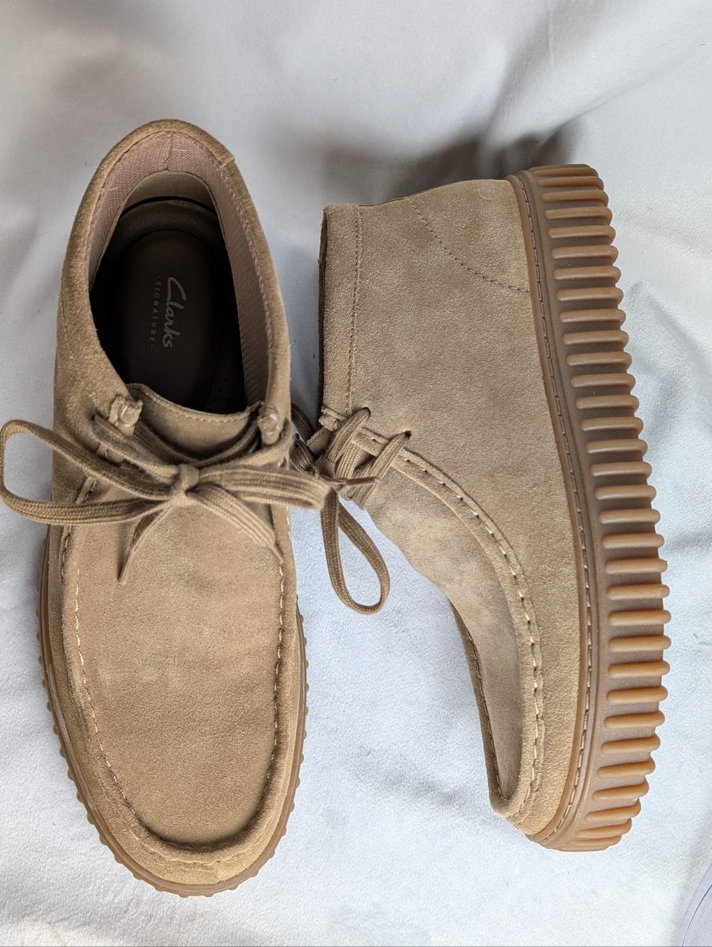 Clarks Men’s Suede Chukka Boots in Tan